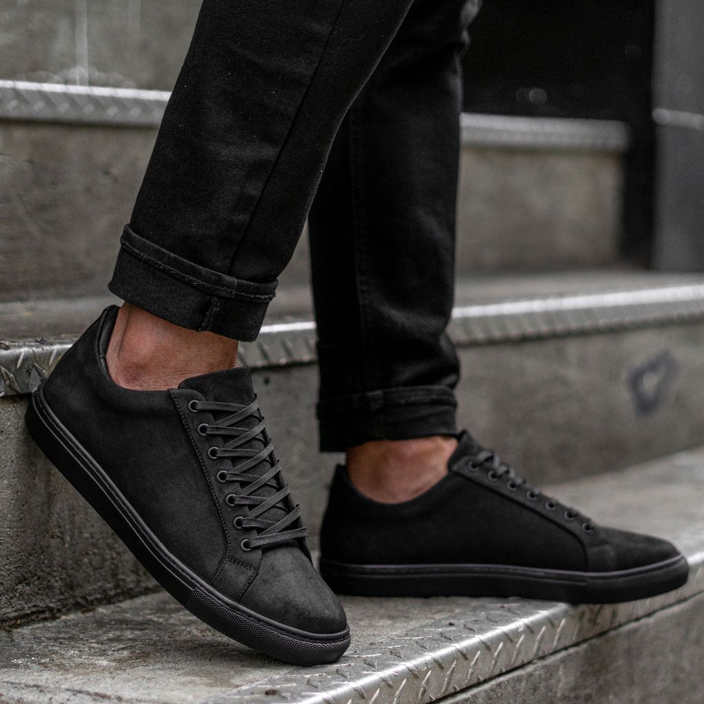 1024x1024-Men-Sneakers-Premier-LowTop-BlackMatte-062922-2.jpg