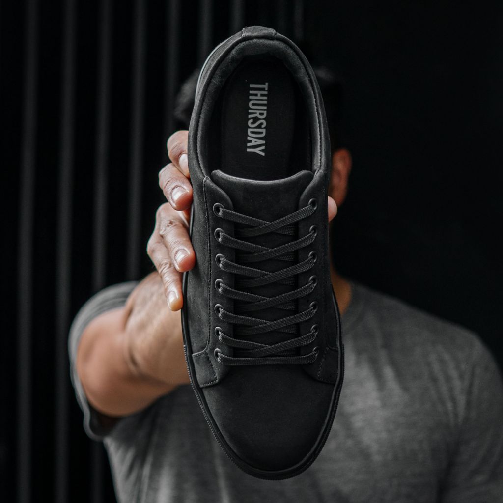 1024x1024-Men-Sneakers-Premier-LowTop-BlackMatte-062922-3.jpg