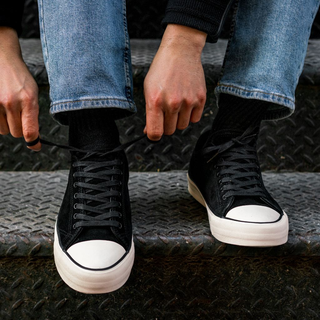 1024x1024-Mens-Retro-Black-012225-1.jpg